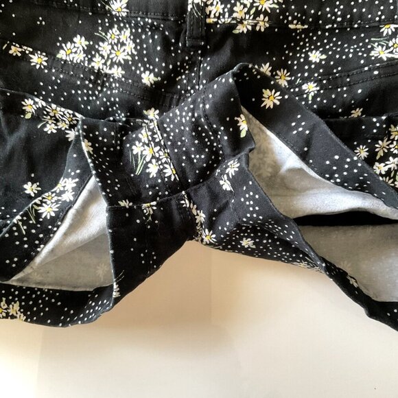 SO SHORTIE HIGH RISE SHORTS DAISIES - Picture 6 of 9